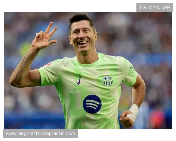 莱万多夫斯基单赛季进球产量上限是否达到历史级