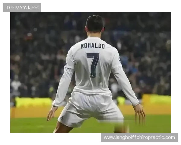 C罗 vs 姆巴佩:时代交替中的核心能力与战术角色差异 C罗 vs 姆巴佩:时代交替中的核心能力与战术角色差异