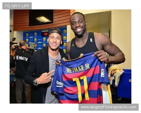 内马尔刚买了辆大奔，朋友圈全是抢着合照的普通人吧？